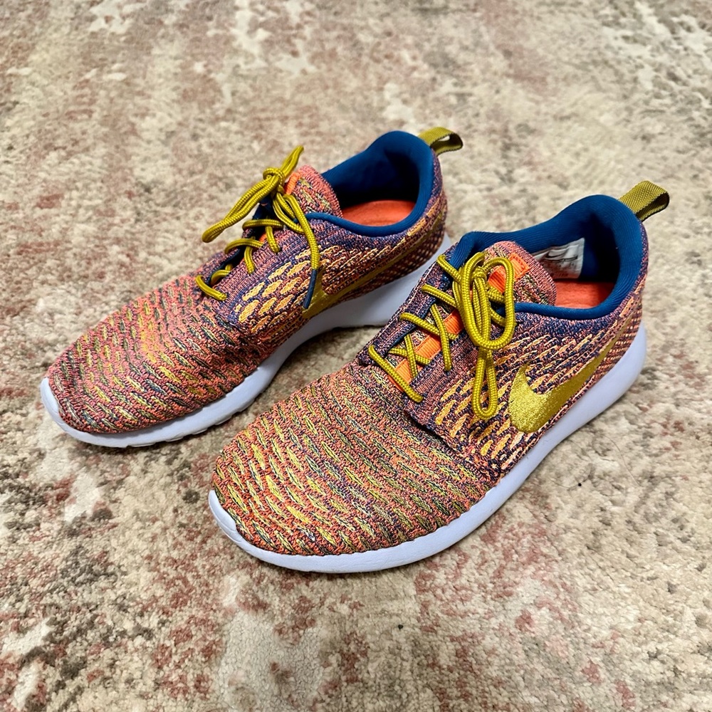 Nike Roche One Flyknit (Women’s)
